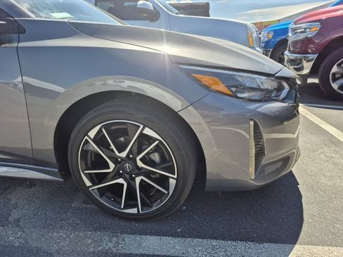 Used 2025 Nissan Sentra SR FWD image 5