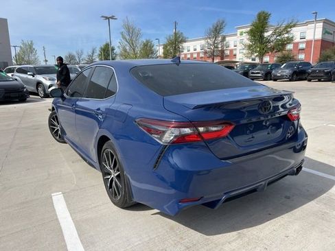 Used 2024 Toyota Camry SE image 5