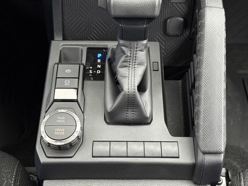 Used 2025 Toyota 4Runner SR5 image 30