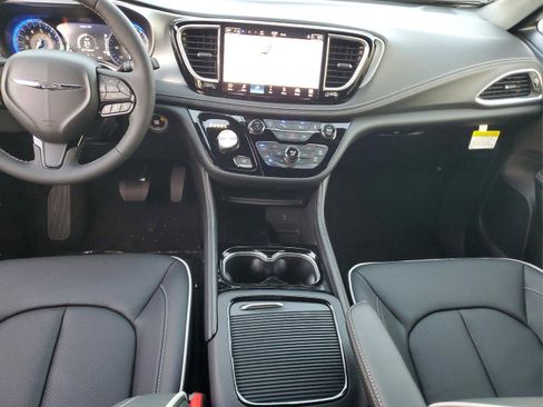 New 2026 Chrysler Pacifica Limited w/ S Appearance Package image 9