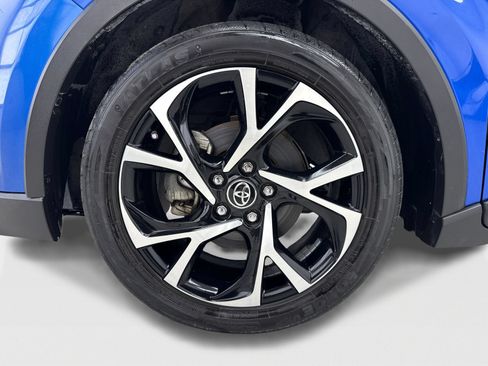 Used 2019 Toyota C-HR XLE FWD image 49
