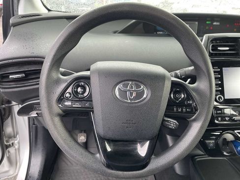 Used 2022 Toyota Prius L Eco FWD image 11