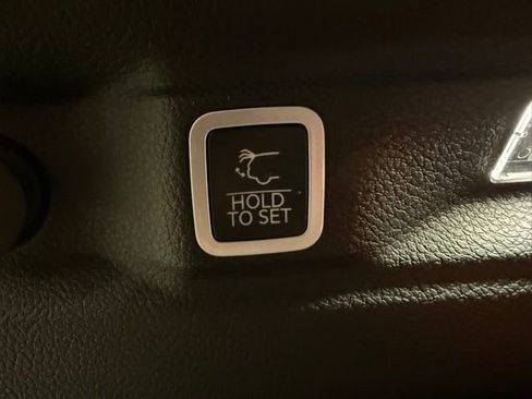 New 2025 Jeep Grand Cherokee L Limited w/ Luxury Tech Group II image 10