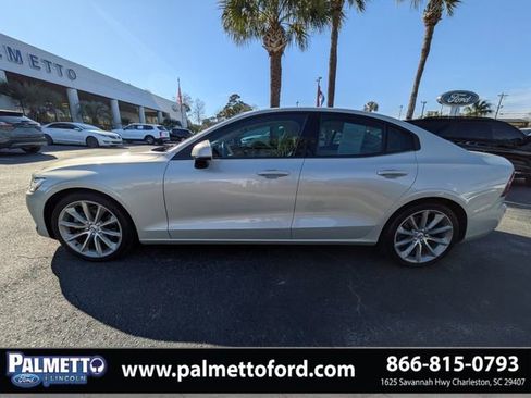 Used 2020 Volvo S60 T5 Momentum w/ Protection Package image 6