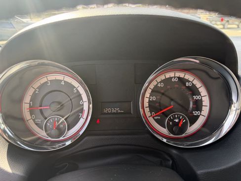 Used 2017 Dodge Grand Caravan SXT FWD image 23