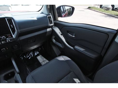 Used 2025 Nissan Frontier SV w/ SV Convenience Package RWD image 10