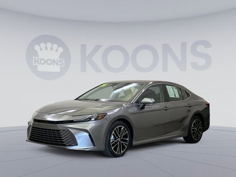 Used 2026 Toyota Camry XLE image 1