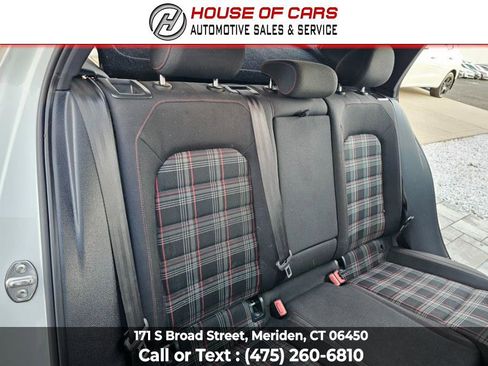 Used 2018 Volkswagen GTI SE image 44