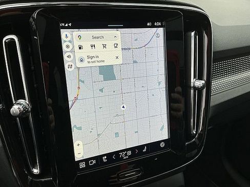 Certified 2025 Volvo XC40 B5 Plus image 26