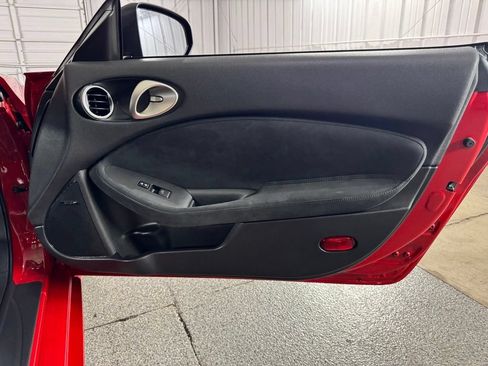 Used 2011 Nissan 370Z Touring w/ Sport Pkg RWD image 37