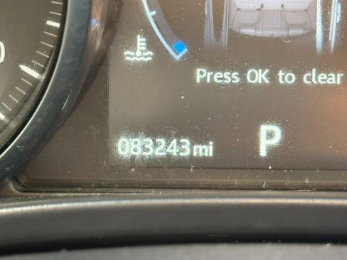 Used 2017 Jaguar XE Premium image 35