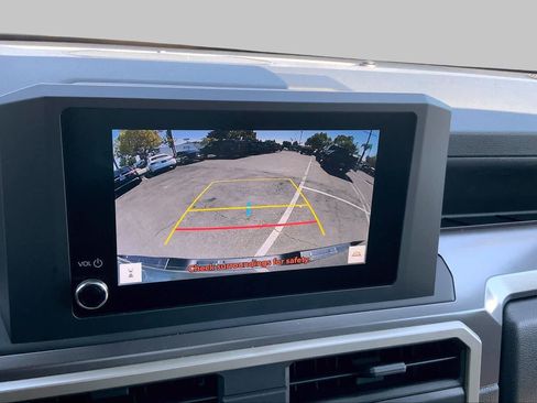 Certified 2025 Toyota Tacoma SR5 AWD/4WD image 25