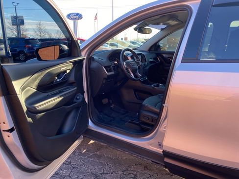 Used 2022 GMC Terrain SLT w/ Tech Package image 15