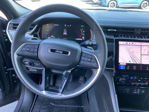 Used 2022 Jeep Grand Cherokee Trailhawk image 24