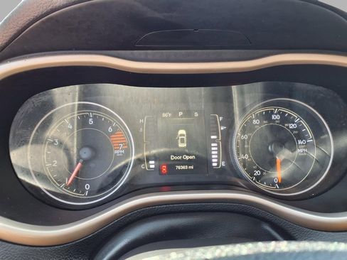 Used 2016 Jeep Cherokee Latitude w/ Safety/Convenience Group FWD image 14