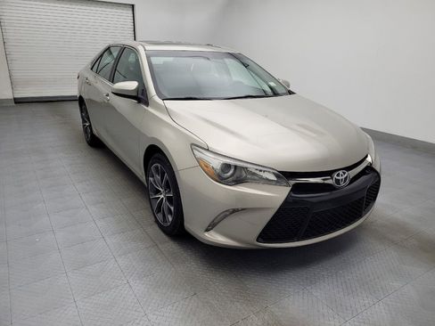 Used 2015 Toyota Camry XSE image 13