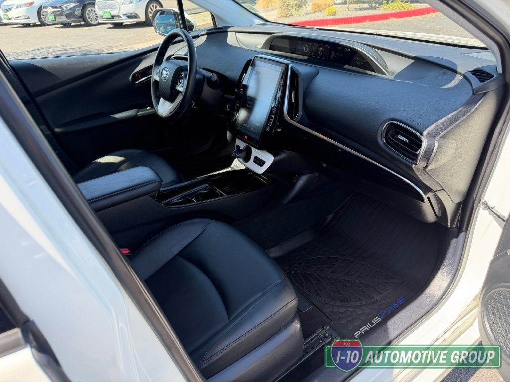 Used 2017 Toyota Prius Prime Advanced FWD image 30