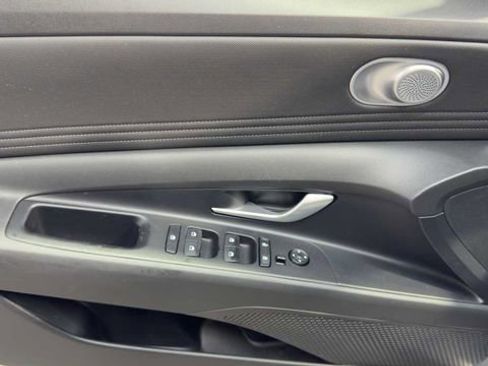 Used 2022 Hyundai Elantra SEL w/ Convenience Package FWD image 21