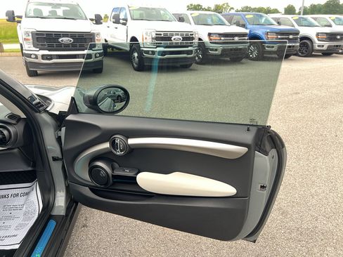 Used 2021 MINI Cooper SE w/ 6.5" Touchscreen Package image 14