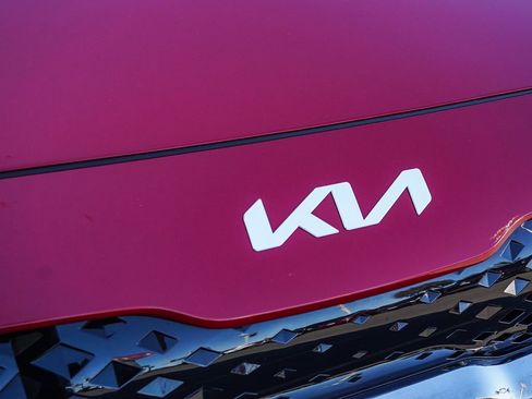 Certified 2022 Kia Niro EX Premium image 12