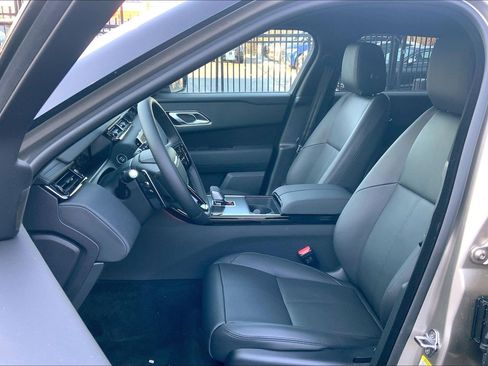 New 2026 Land Rover Range Rover Velar Dynamic SE image 9