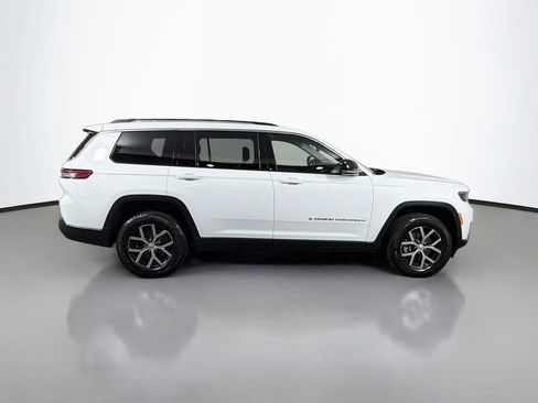 Used 2023 Jeep Grand Cherokee L Limited AWD/4WD image 8
