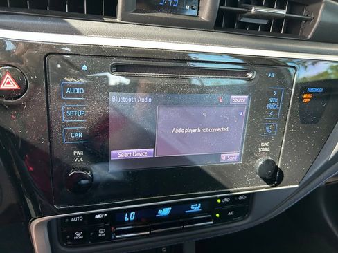 Used 2018 Toyota Corolla SE FWD image 24
