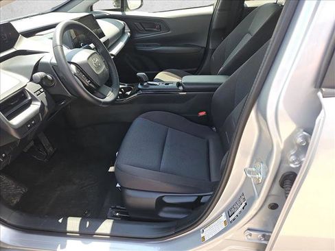 Used 2025 Toyota Prius LE FWD image 14