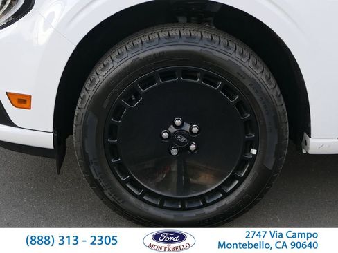 Used 2025 Ford Maverick Lobo image 12