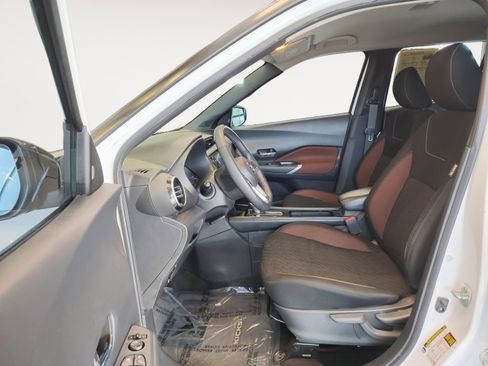 Used 2021 Nissan Kicks SR image 24