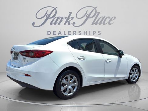 Used 2017 MAZDA MAZDA3 Sport FWD image 6