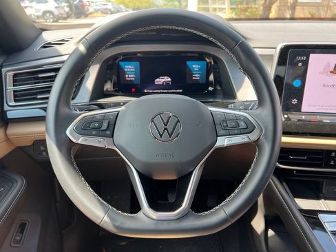 Used 2024 Volkswagen Atlas Cross Sport SE AWD/4WD image 16