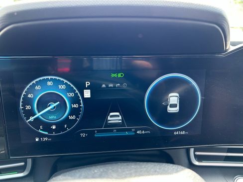 Used 2024 Hyundai Elantra Limited FWD image 10