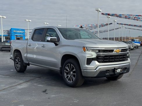 Used 2022 Chevrolet Silverado 1500 LT image 3