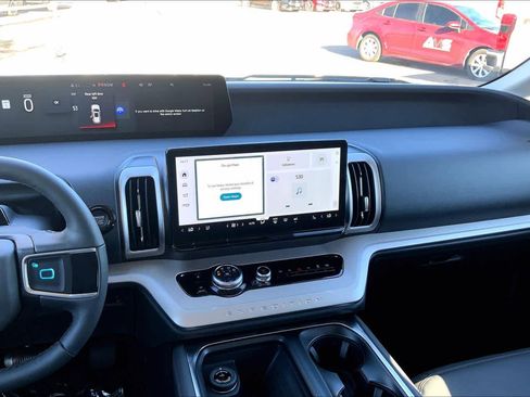 New 2025 Ford Expedition Active image 6