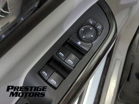 Used 2017 GMC Acadia SLT FWD image 24