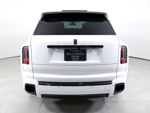 Used 2025 Rolls-Royce Cullinan Black Badge AWD/4WD image 9