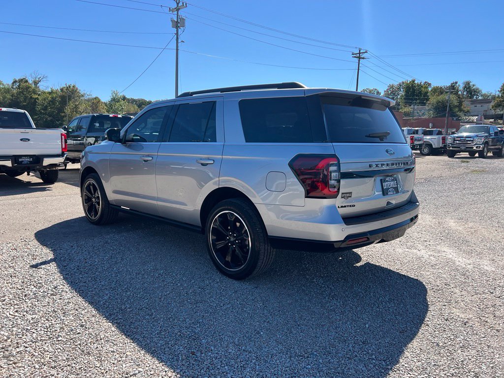 Used 2022 Ford Expedition Limited AWD/4WD image 6