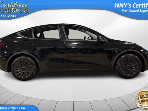 Used 2020 Tesla Model Y Long Range image 4
