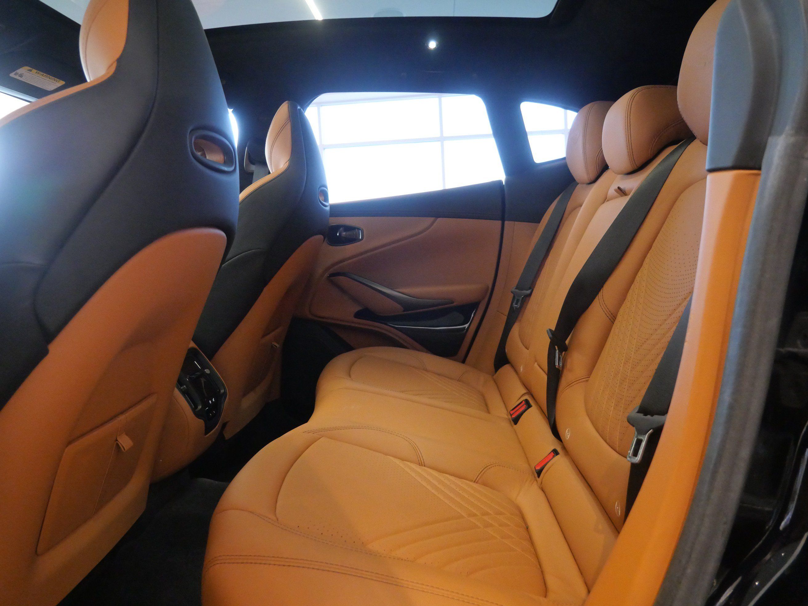 Used 2023 Aston Martin DBX AWD/4WD image 17