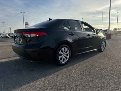 Used 2022 Toyota Corolla LE image 8