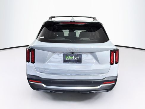 Used 2025 Kia Sorento S w/ Panoramic Sunroof Package FWD image 7