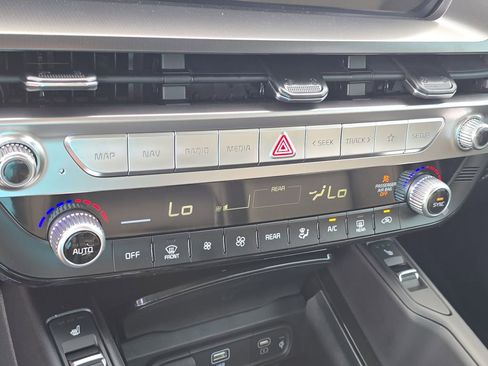 New 2025 Kia Telluride S image 28