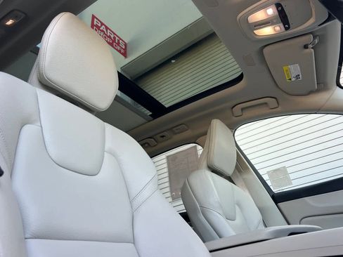 Used 2023 Volvo XC60 B5 Core image 19