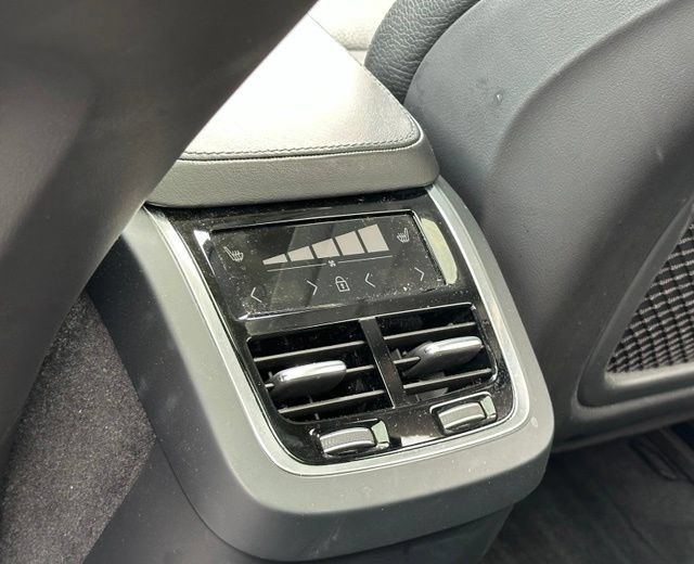 Used 2023 Volvo XC90 B6 Plus w/ Protection Package Premier AWD/4WD image 31