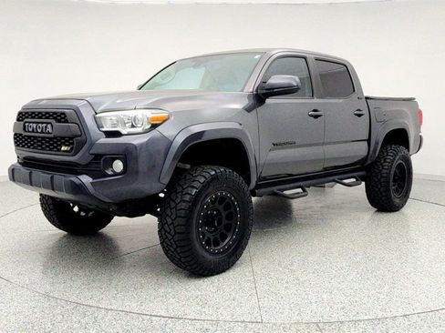 Used 2018 Toyota Tacoma SR5 image 1