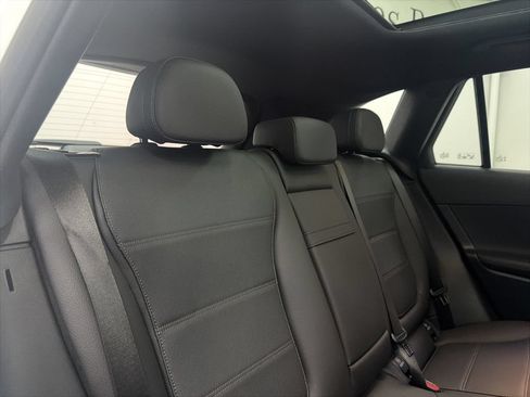 Used 2026 Mercedes-Benz GLC 300 image 26