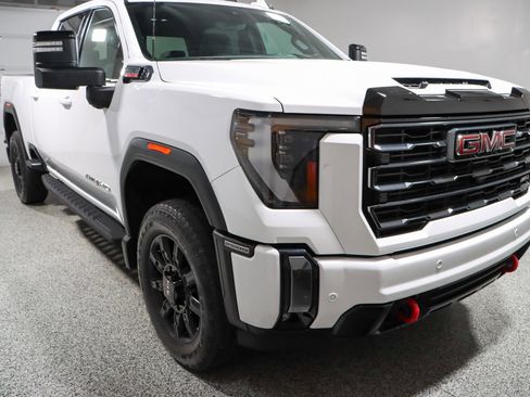 Used 2024 GMC Sierra 2500 AT4 w/ AT4 Premium Plus Package image 5
