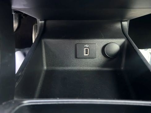 Used 2017 Ford Fusion Titanium image 24