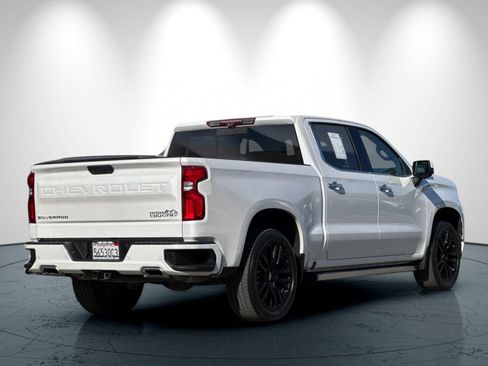 Used 2021 Chevrolet Silverado 1500 High Country w/ Technology Package AWD/4WD image 4